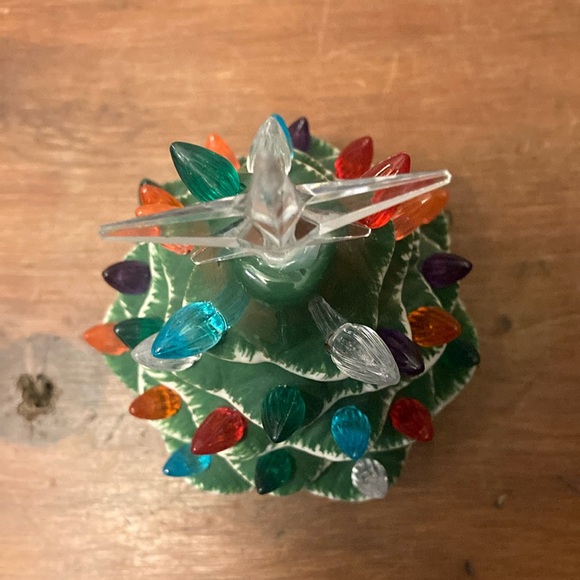 NWT 9” Green & White Snow- LED Light Up Ceramic Tree 🎄 Decoration w/ 30 Bulbs - Picture 14 of 17